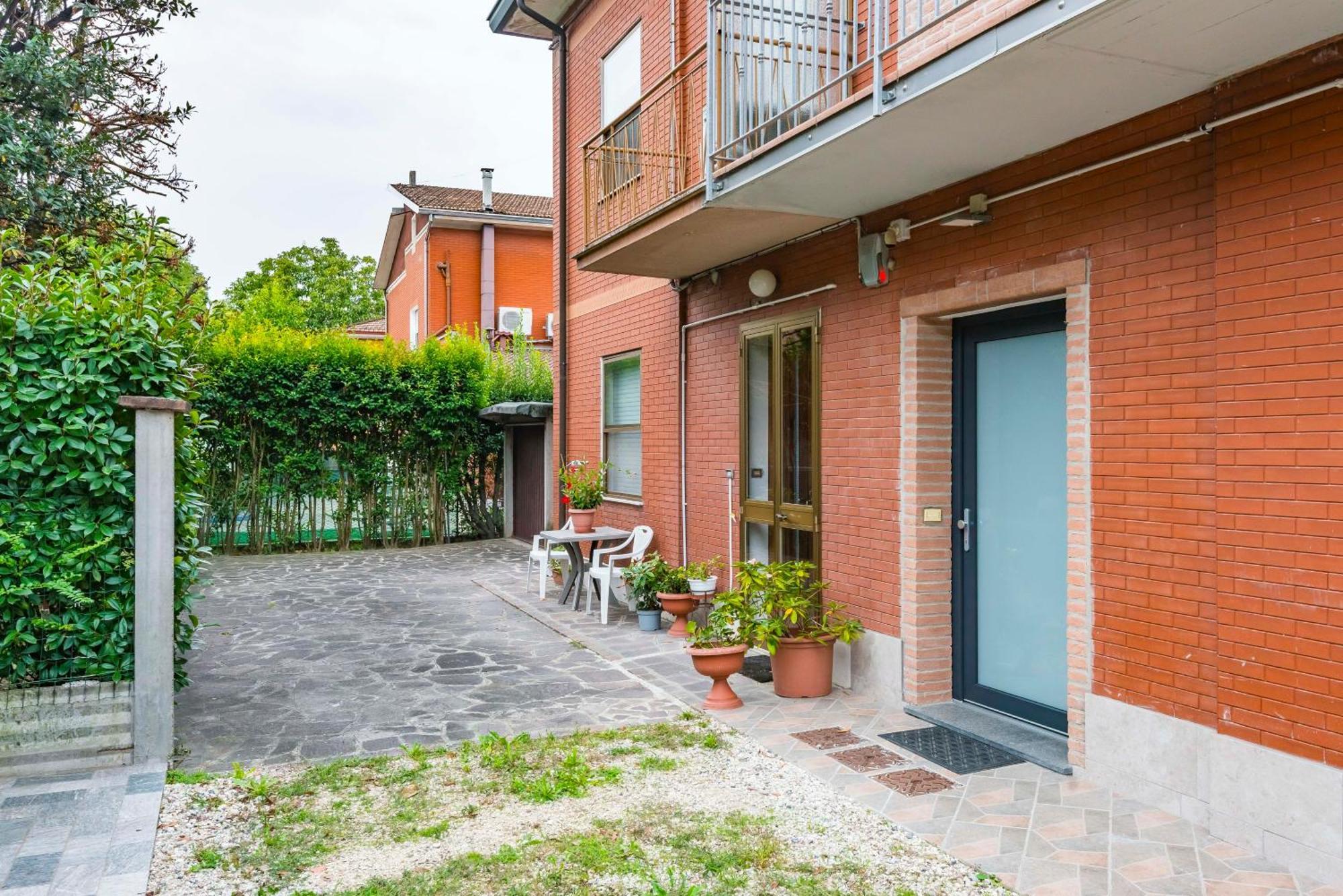 Stile E Comfort In Citta Con Wi-Fi 카르피 외부 사진